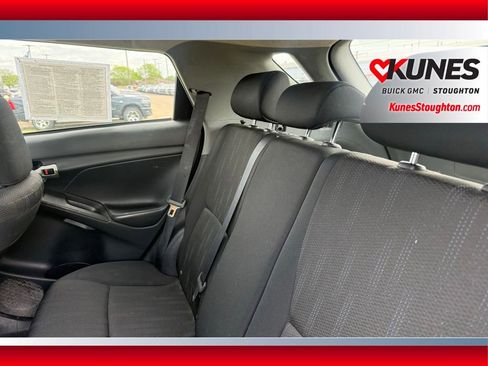 Used 2013 Toyota Matrix L FWD image 32