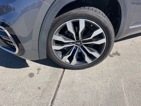 Used 2021 Volkswagen Atlas SEL R-Line image 30