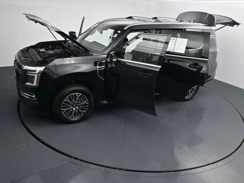 Used 2025 Nissan Armada SL w/ Captain's Chari Seat Package AWD/4WD image 41