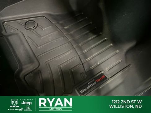 Used 2019 RAM 1500 Laramie AWD/4WD image 13