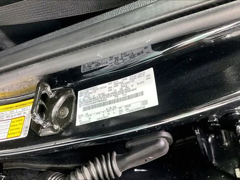 Used 2015 Ford F150 Platinum w/ Equipment Group 701A Luxury image 21