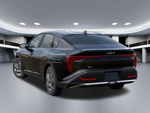 New 2026 Kia K4 FWD image 4