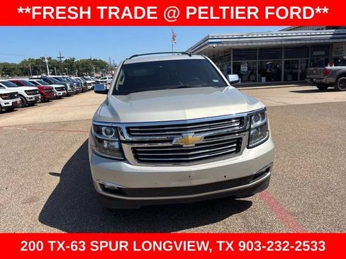 Used 2015 Chevrolet Suburban LTZ RWD image 2