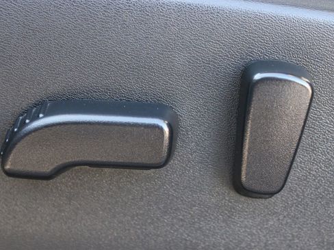 Used 2022 Nissan Frontier SV image 21