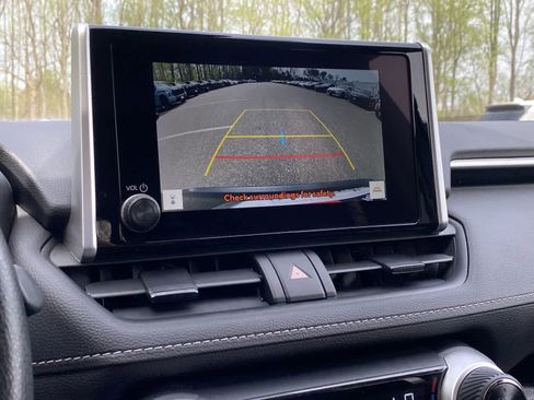 Used 2025 Toyota RAV4 LE image 27