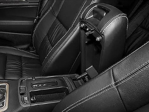 Used 2014 Jeep Grand Cherokee Limited w/ Luxury Group II AWD/4WD image 25