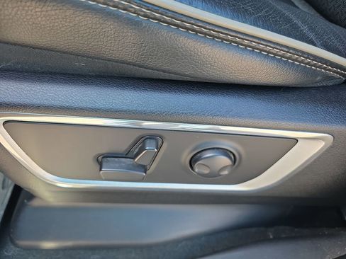 Used 2022 RAM 1500 Laramie AWD/4WD image 13