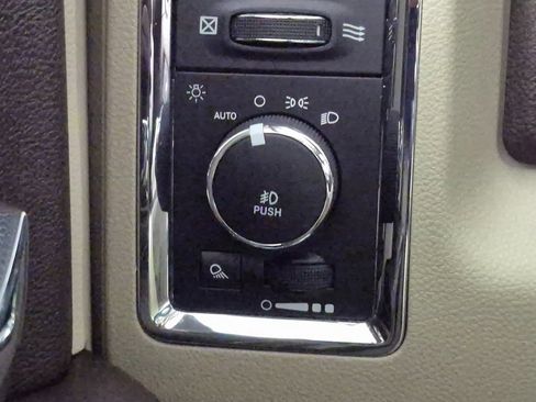 Used 2017 RAM 1500 Laramie w/ Convenience Group image 16