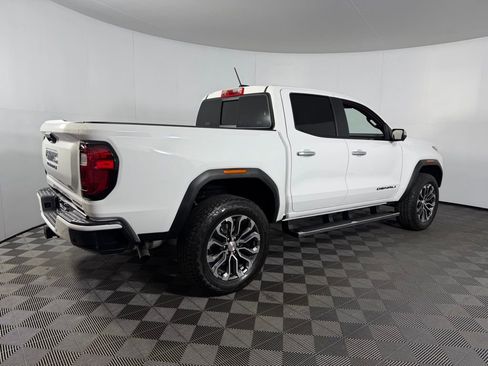 Used 2023 GMC Canyon Denali image 7