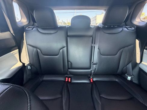 Used 2025 Jeep Compass Limited AWD/4WD image 39