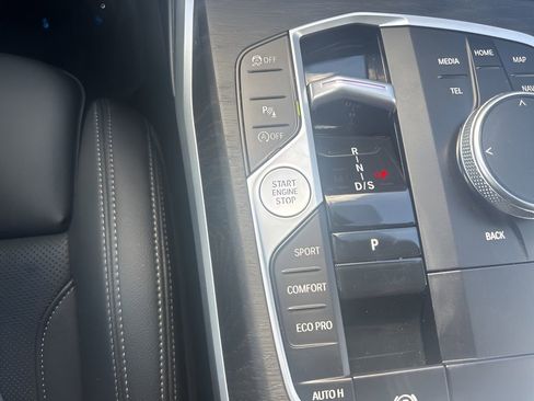 Used 2024 BMW 330i Sedan w/ Convenience Package image 25