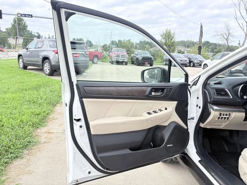 Used 2018 Subaru Outback 3.6R Limited AWD/4WD image 10