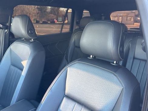 Used 2022 Volkswagen Tiguan SE R-Line image 23