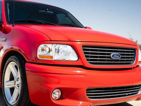 Used 2004 Ford F150 Lightning RWD image 17