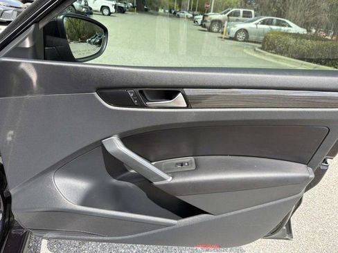 Used 2020 Volkswagen Passat 2.0T R-Line image 15