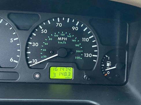 Used 2001 Land Rover Discovery SE image 16