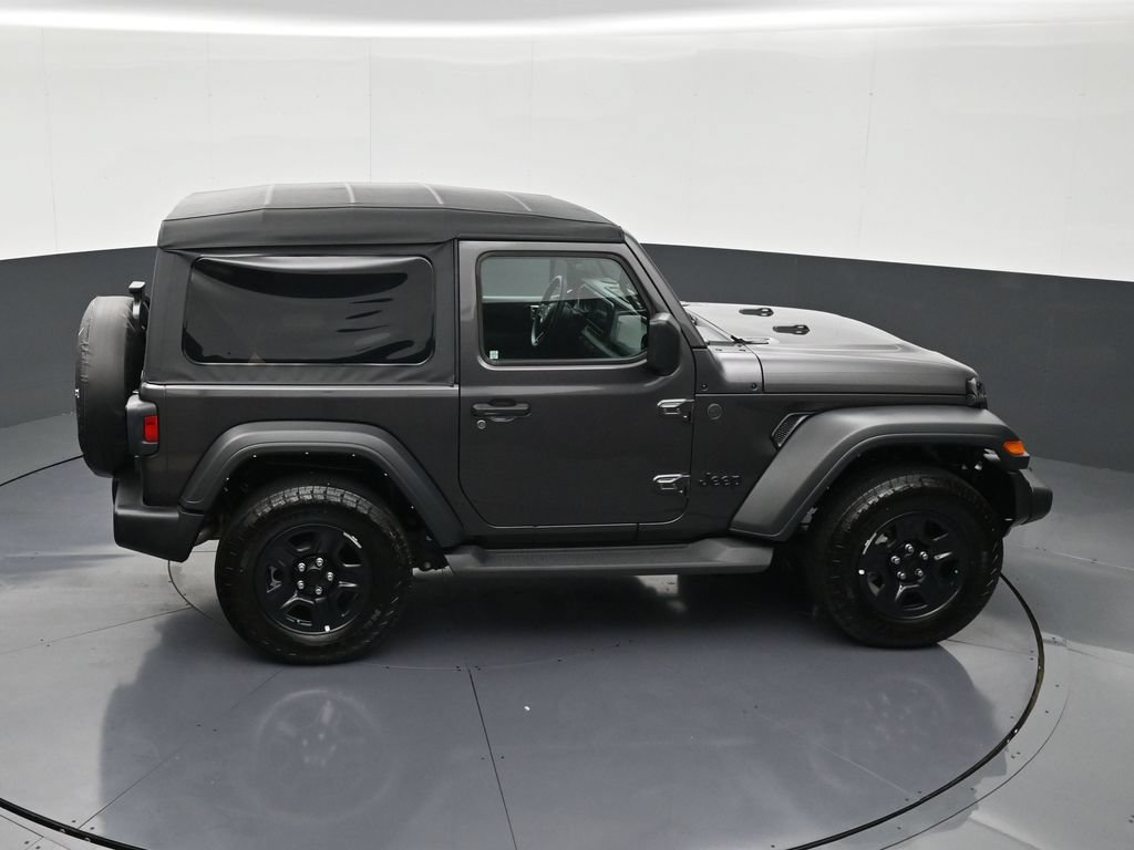 Used 2025 Jeep Wrangler Sport AWD/4WD image 17