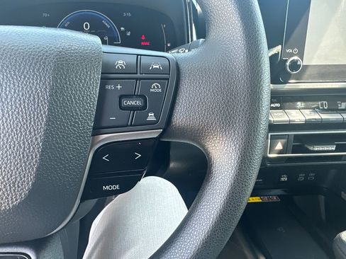 Used 2025 Toyota Camry LE FWD image 13