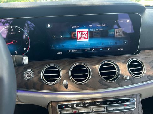 Used 2023 Mercedes-Benz E 350 Sedan image 11