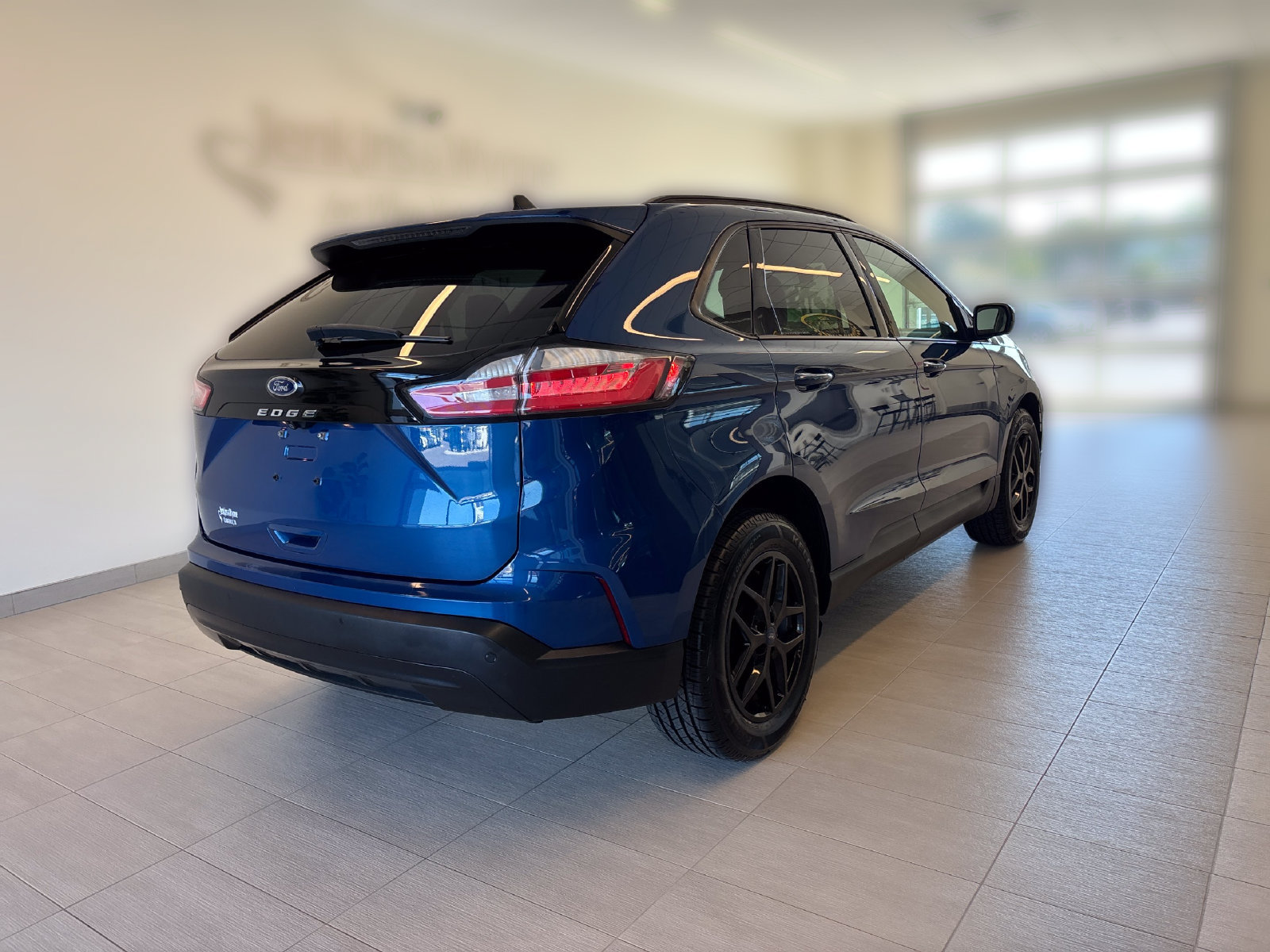 Certified 2021 Ford Edge SE FWD image 2