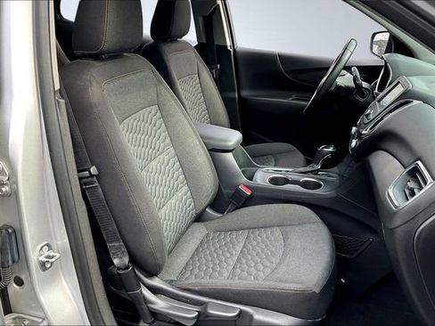 Used 2018 Chevrolet Equinox LT image 27