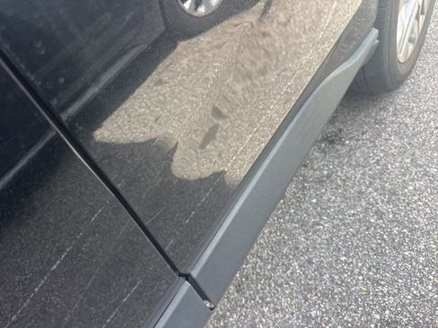 Used 2023 Toyota RAV4 XLE Premium image 3