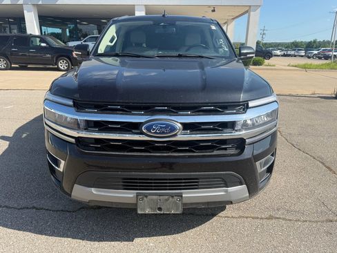 Used 2024 Ford Expedition Limited AWD/4WD image 3