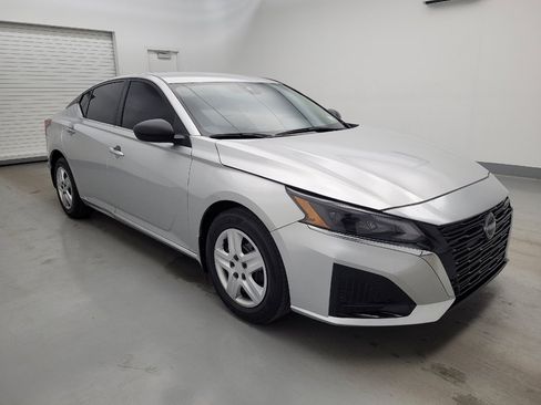 Used 2024 Nissan Altima 2.5 S FWD image 11
