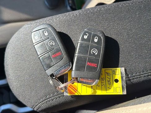 Used 2015 Jeep Renegade Latitude w/ Popular Equipment Group image 19