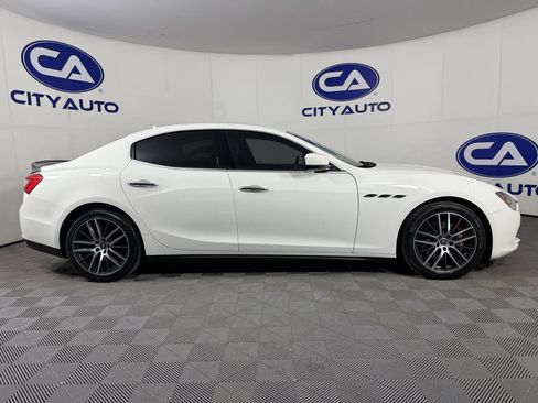 Used 2016 Maserati Ghibli Base image 3