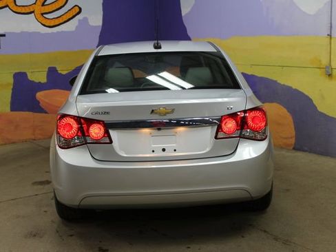 Used 2015 Chevrolet Cruze LT FWD image 7