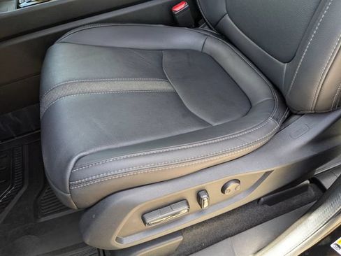 Certified 2024 Honda Pilot Touring image 30