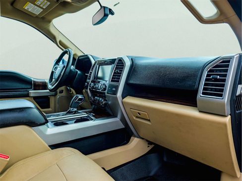 Used 2015 Ford F150 Lariat RWD image 16