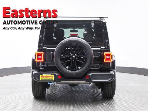 Used 2022 Jeep Wrangler Unlimited Sahara AWD/4WD image 6
