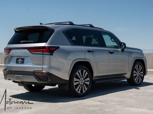 Used 2024 Lexus LX 600 4WD w/ Appearance Package image 5