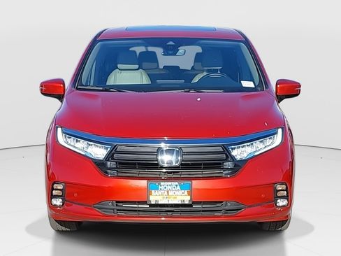 Used 2023 Honda Odyssey Elite image 2