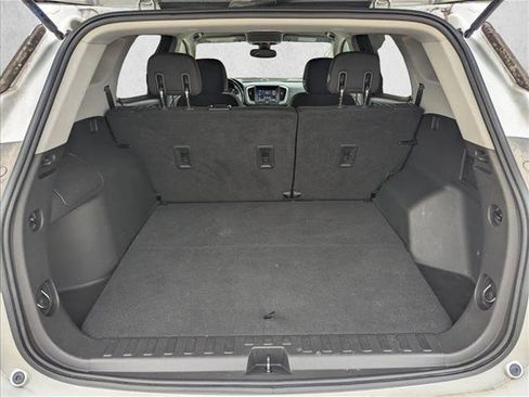 Used 2020 GMC Terrain SLE image 17