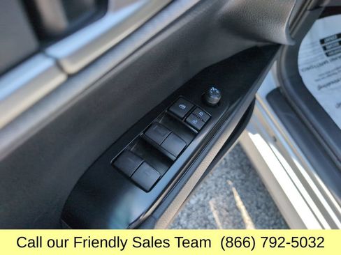Used 2025 Toyota Camry LE AWD/4WD image 11