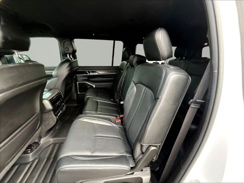 Used 2023 Jeep Wagoneer Series II AWD/4WD image 22