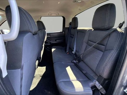 Used 2023 Nissan Frontier SV w/ Tow Package AWD/4WD image 22