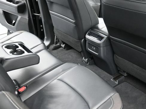 Used 2025 Nissan Pathfinder SL FWD image 10