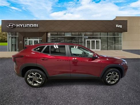 Used 2024 Chevrolet Trax LT image 4