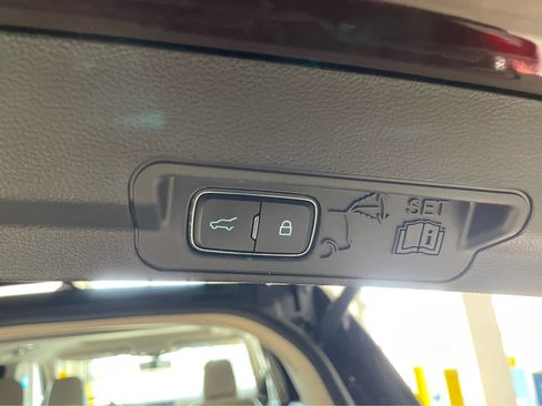 Certified 2022 Ford Explorer Limited w/ Equipment Group 301A image 28