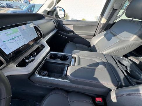 Certified 2025 Ford Expedition Active AWD/4WD image 19