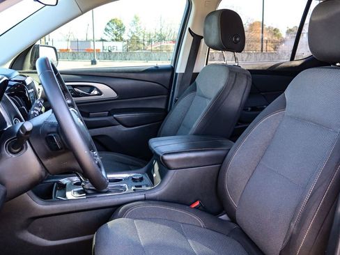 Used 2019 Chevrolet Traverse LT image 25