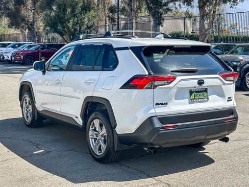 Used 2024 Toyota RAV4 XLE w/ Convenience Package AWD/4WD image 8
