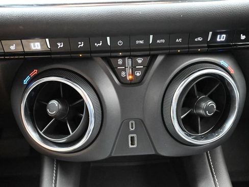 Used 2024 Chevrolet Blazer LT w/ Midnight/Sport Edition FWD image 8