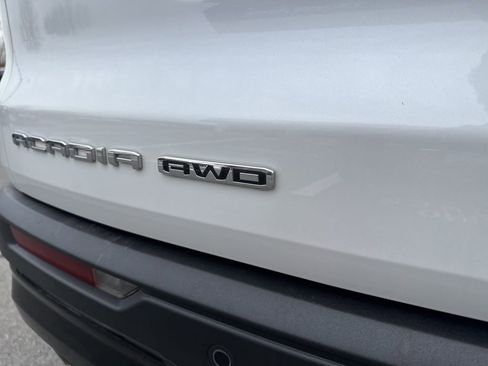 Used 2024 GMC Acadia AT4 w/ Super Cruise Package image 11