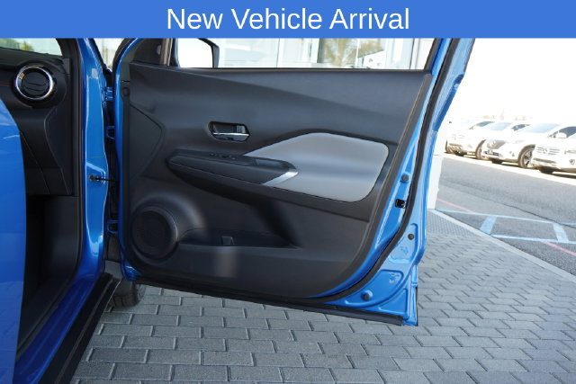 Used 2024 Nissan Kicks SR w/ SR Premium Package FWD image 18