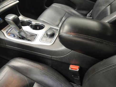 Used 2018 Jeep Grand Cherokee Limited AWD/4WD image 26